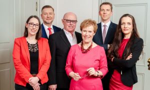 Das Bild zeigt eine Personengruppe