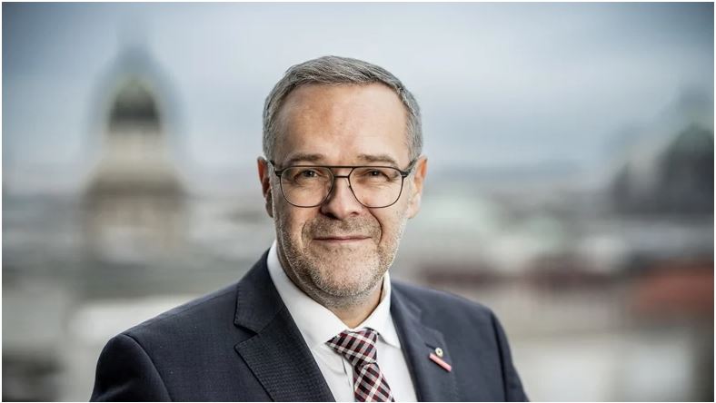 Man sieht Jörg Dittrich, ehrenamtlicher Präsident des Zentralverbandes des Deutschen Handwerks.