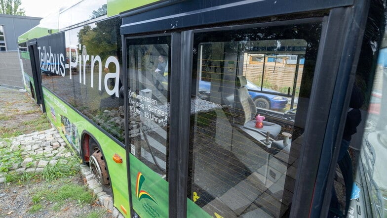 Das Bild zeigt einen umgebautzen Bus.