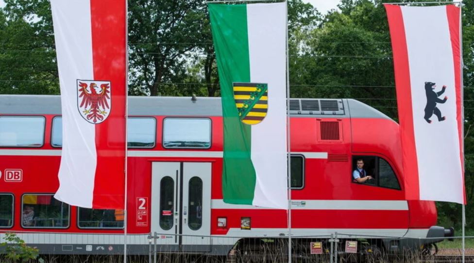 Man sieht eine S-Bahn
