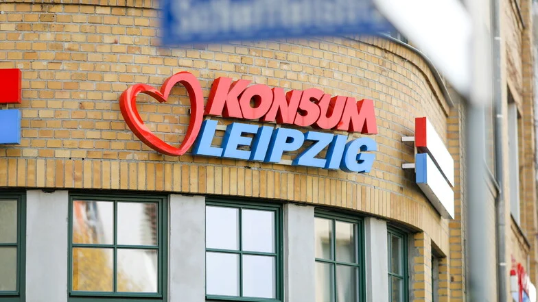 Man sieht das Logo des Konsum Leipzig.