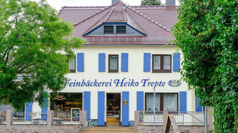 Man sieht die Bäckerei "Heiko Trepte" von außen