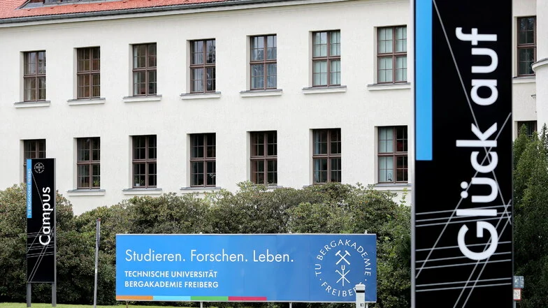 Man sieht die TU Freiberg.