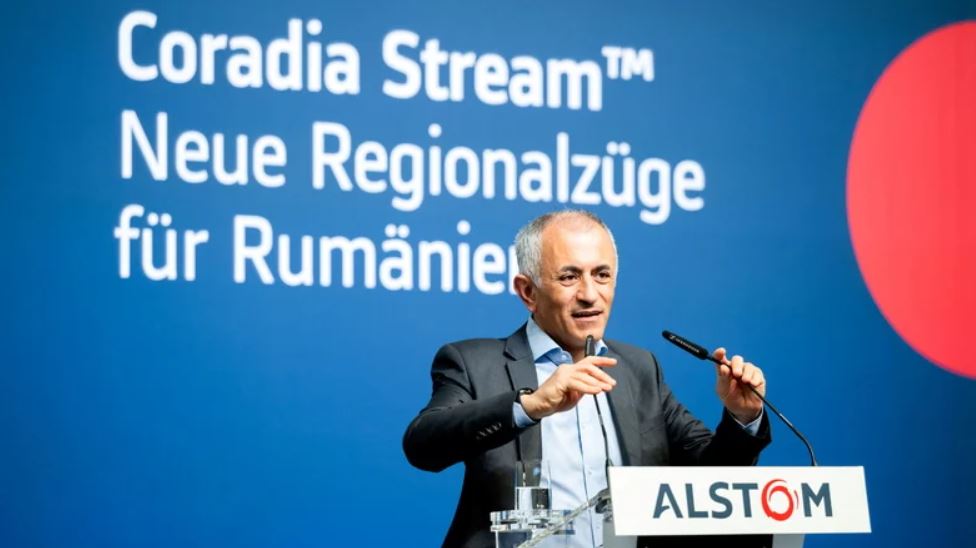 Man sieht Müslüm Yakisan, Präsident der Region Deutschland-Österreich-Schweiz bei Alstom