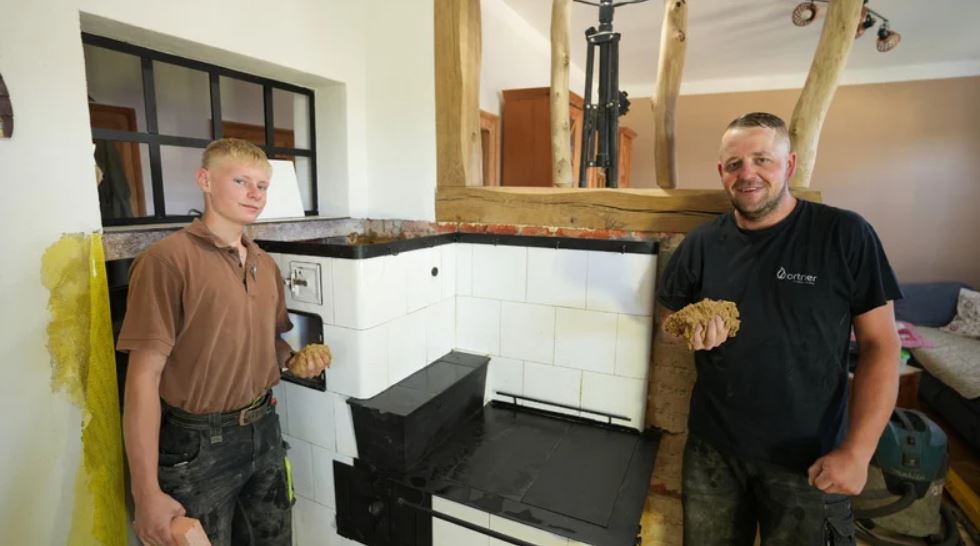 Man sieht Meister Martin Streit und Lehrling Martin Burkhardt