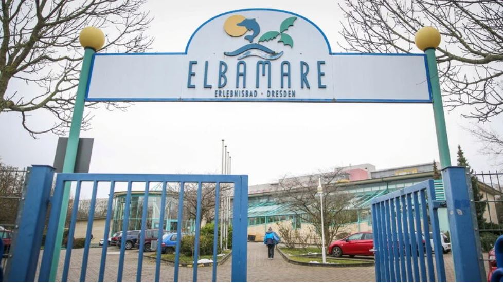 Man sieht das Erlebnisbad Elbamare