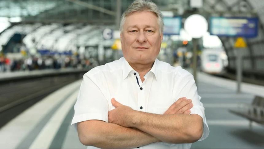 Man sieht Martin Burkert, Chef der EVG