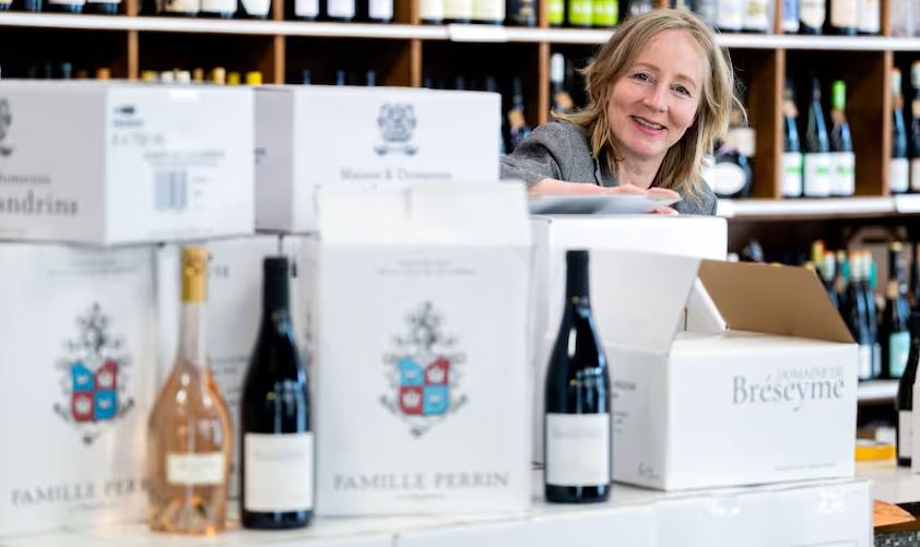 Man sieht Fanny Francke aus dem gleichnamigen Wein- und Spirituosenhandlung