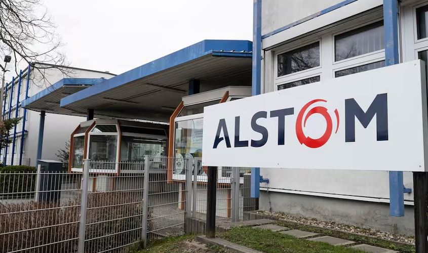 Man sieht die Firma Alstom