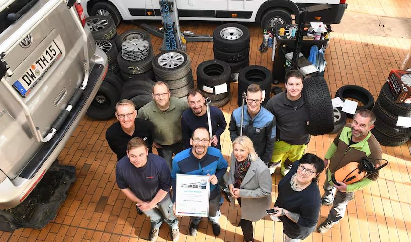Man sieht die Mitarbeitende im Bosch-Service in Dippoldiswalde