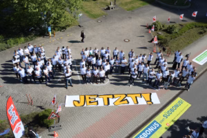 Man sieht einen Protest.