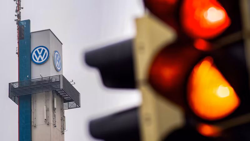Sollte VW Werke in Deutschland schlie&szlig;en, h&auml;tte das auch Folgen f&uuml;r die Zulieferer in Ostsachsen (Symbolbild).
Quelle: Hauke-Christian Dittrich/dpa
