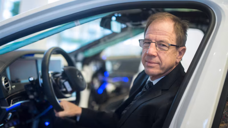 Reinhard Ploss, ehemaliger Vorstandschef von Infineon, unterst&uuml;tzt jetzt das Dresdner Chip-Start-up FMC beim Aufbau einer Fabrik in Sachsen-Anhalt.
Quelle: Matthias Balk /dpa