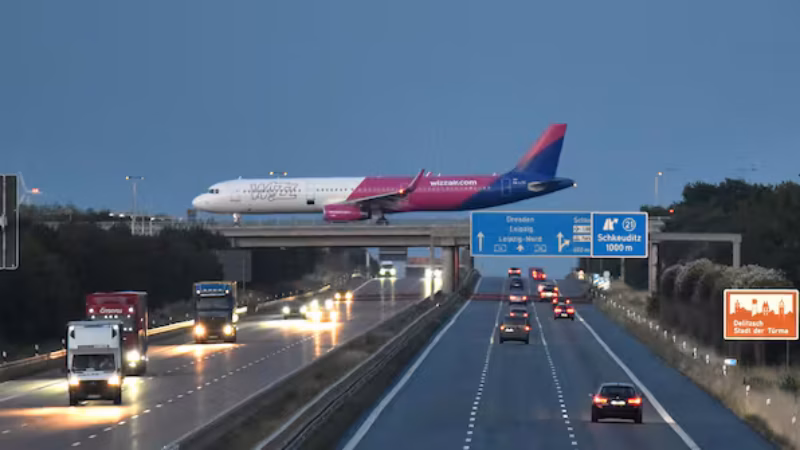 Abschied aus Sachsen: Die Billig-Airline Wizz Air hat alle Verbindungen ab Leipzig/Halle gestrichen. Es ist nicht der einzige Einschnitt &ndash; mit Folgen f&uuml;r die Airports Dresden und Leipzig.
Quelle: Michael Strohmeyer