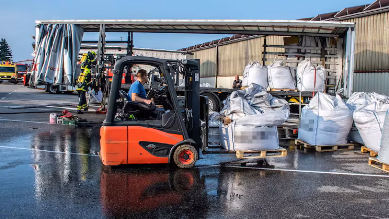 Gabelstapler k&ouml;nnen zum echten B&uuml;rokratieproblem werden, weil sie in bestimmten F&auml;llen Sondergenehmigungen brauchen.
Quelle: Dietmar Thomas