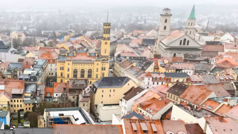 Damit die Zittauer Innenstadt zum Outlet-Store werden kann, hoffen die Initiatoren zun&auml;chst auf einen Anker-Mieter aus der Modebranche. Kommt dieser, ziehen erfahrungsgem&auml;&szlig; weitere Hersteller nach.
Quelle: Rafael Sampedro/foto-sampedro.de