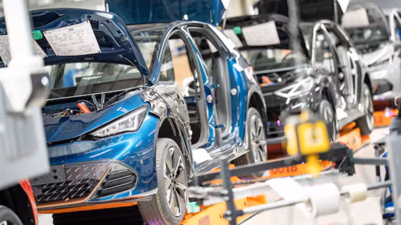 Im Zwickauer VW-Werk laufen E-Autos der Marken VW, Cupra und Audi vom Band.
Quelle: IMAGO/Chris Emil Jan&szlig;en