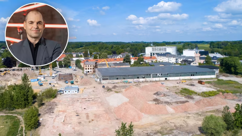 "Radeberg k&ouml;nnte die Anforderungen erf&uuml;llen", sagt Silicon-Saxony-Gesch&auml;ftsf&uuml;hrer Frank B&ouml;senberg zu Pl&auml;nen, einen Mikrochipcampus auf das Eschebach-Gel&auml;nde zu bauen.
Quelle: Ren&eacute; Meinig, Silicon Saxony, Montage: Verena Belzer/SZ