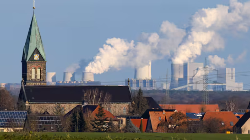 In der Oberlausitz sorgt man sich um das Gelingen des Strukturwandels. Denn nach wie vor ist die Region in den Landkreisen Bautzen und G&ouml;rlitz von Abwanderung und dem Verlust von Arbeitspl&auml;tzen gepr&auml;gt.
Quelle: Robert Michael/dpa